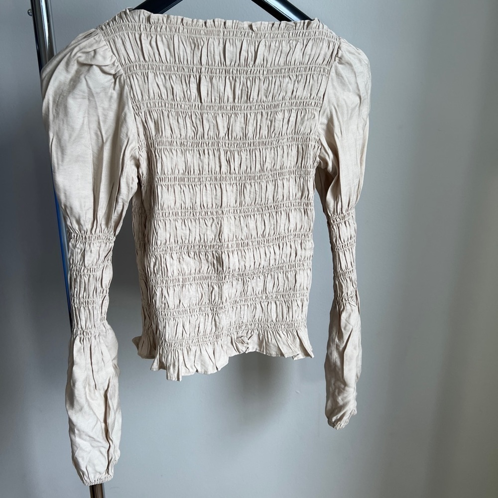 Cistar New York Light Beige Top is size Small